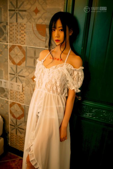 爆操大胸美女