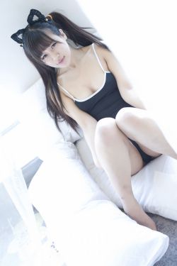 大手揉着小兔子